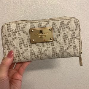 COPY - Michael Kors Wallet
